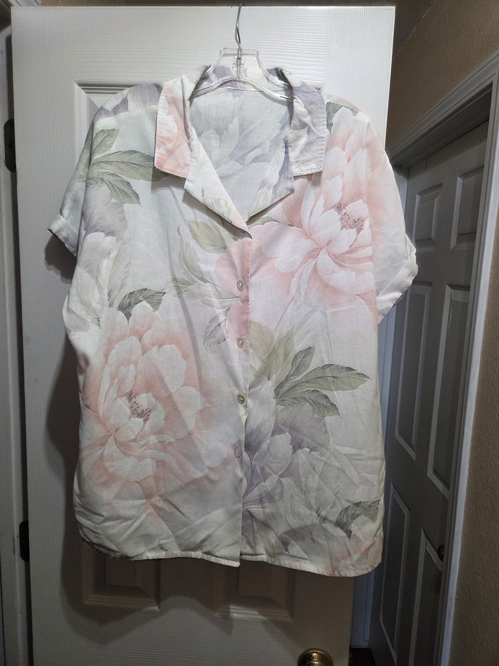 Relaxed Floral Button-Down Shirt in Soft Pink and Sage